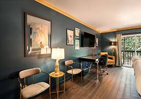 The Fainting Couch Boutique Hotel