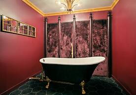 The Fainting Couch Boutique Hotel