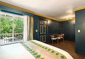 The Fainting Couch Boutique Hotel