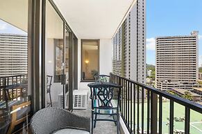 Premium Remodeled Condo with Ocean View and Parking