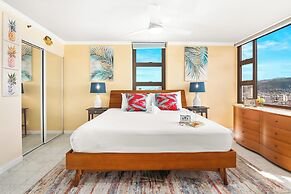 Premium Remodeled Condo with Ocean View and Parking