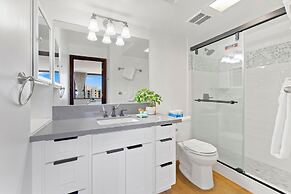 Premium Remodeled Condo with Ocean View and Parking