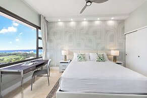 Premium Remodeled Condo with Ocean View and Parking