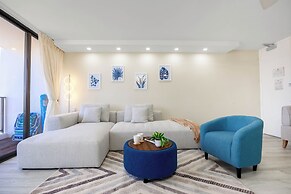 Premium Remodeled Condo with Ocean View and Parking