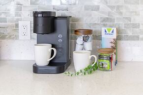 Premium Remodeled Condo with Ocean View and Parking