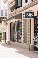 Premium Remodeled Condo with Ocean View and Parking