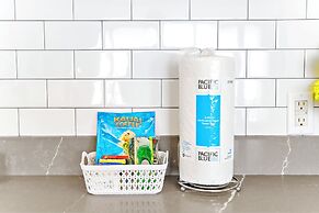 Premium Remodeled Condo with Ocean View and Parking