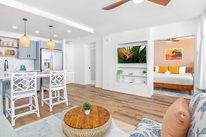 Premium Remodeled Condo with Ocean View and Parking