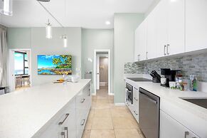 Premium Remodeled Condo with Ocean View and Parking