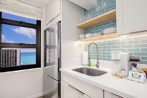 Premium Remodeled Condo with Ocean View and Parking