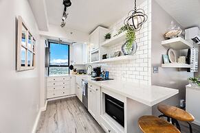 Premium Remodeled Condo with Ocean View and Parking