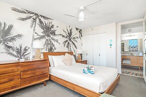 Premium Remodeled Condo with Ocean View and Parking