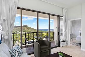 Premium Remodeled Condo with Ocean View and Parking