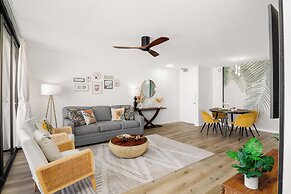 Premium Remodeled Condo with Ocean View and Parking