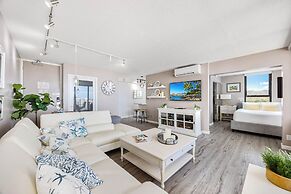 Premium Remodeled Condo with Ocean View and Parking