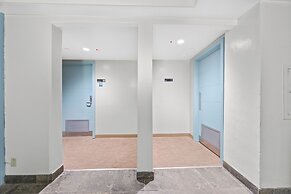 Premium Remodeled Condo with Ocean View and Parking