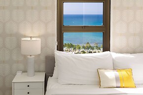 Premium Remodeled Condo with Ocean View and Parking