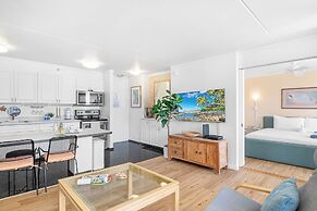 Premium Remodeled Condo with Ocean View and Parking