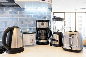 Premium Remodeled Condo with Ocean View and Parking