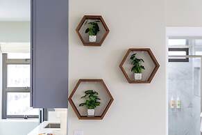 Premium Remodeled Condo with Ocean View and Parking