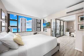 Premium Remodeled Condo with Ocean View and Parking