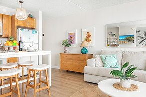 Premium Remodeled Condo with Ocean View and Parking