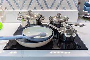 Premium Remodeled Condo with Ocean View and Parking