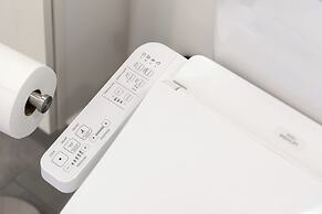 Premium Remodeled Condo with Ocean View and Parking