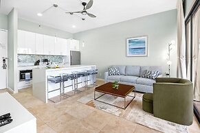 Premium Remodeled Condo with Ocean View and Parking