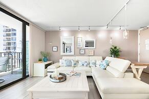 Premium Remodeled Condo with Ocean View and Parking