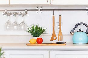 Premium Remodeled Condo with Ocean View and Parking