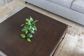 Premium Remodeled Condo with Ocean View and Parking