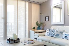 Premium Remodeled Condo with Ocean View and Parking