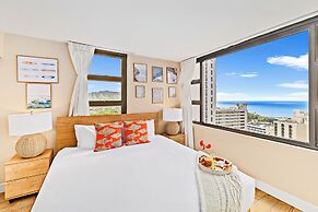 Premium Remodeled Condo with Ocean View and Parking