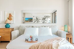 Premium Remodeled Condo with Ocean View and Parking