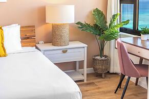 Premium Remodeled Condo with Ocean View and Parking