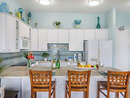 Premium Remodeled Condo with Ocean View and Parking