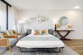 Premium Remodeled Condo with Ocean View and Parking