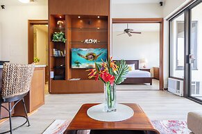 Premium Remodeled Condo with Ocean View and Parking