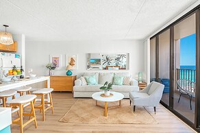 Premium Remodeled Condo with Ocean View and Parking