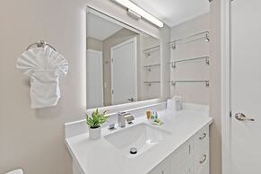 Premium Remodeled Condo with Ocean View and Parking