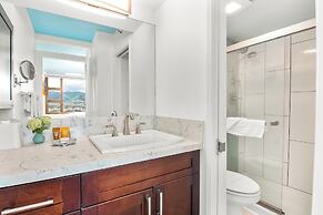 Premium Remodeled Condo with Ocean View and Parking