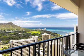 Premium Remodeled Condo with Ocean View and Parking