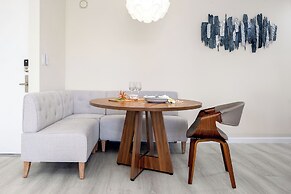 Premium Remodeled Condo with Ocean View and Parking