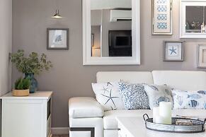 Premium Remodeled Condo with Ocean View and Parking