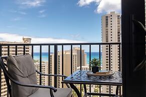 Premium Remodeled Condo with Ocean View and Parking