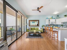 Premium Remodeled Condo with Ocean View and Parking