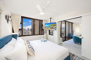 Premium Remodeled Condo with Ocean View and Parking