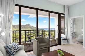 Premium Remodeled Condo with Ocean View and Parking