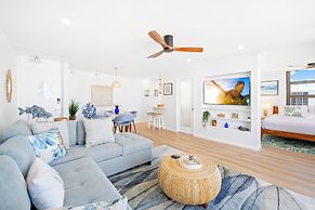 Premium Remodeled Condo with Ocean View and Parking